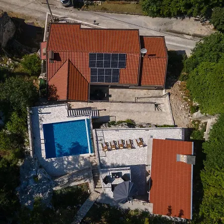 Karlo-arianna * Opuzen (Dubrovnik-Neretva)